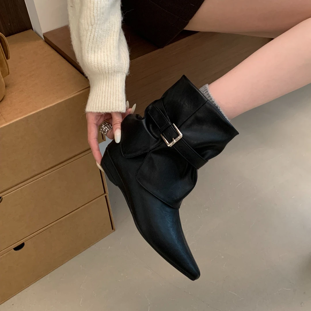 MUMU韩版复古皮带扣坡跟短靴女尖头粗跟显瘦百搭西部靴短筒裤管靴