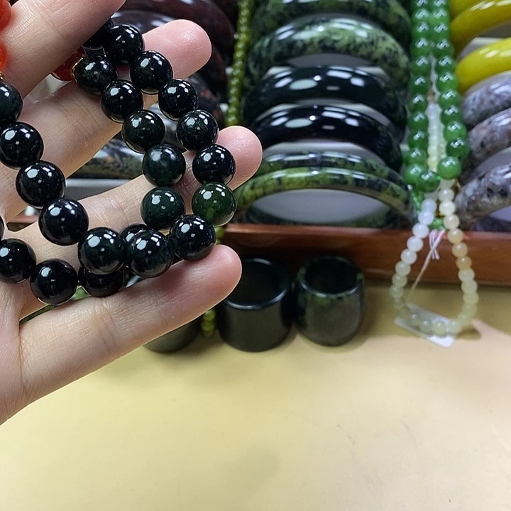 蛇纹石玉未镶嵌卡10手串