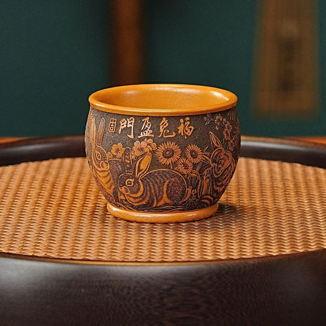 【兔】宜兴全手工紫砂茶具 原矿朱泥泥料刻绘福兔盈门主人杯品茗杯