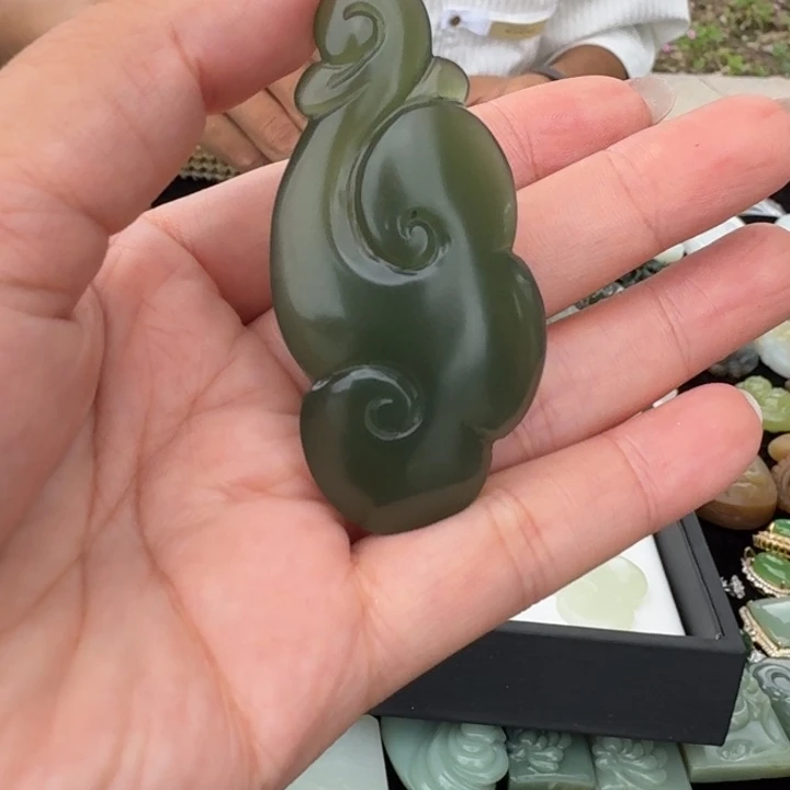 颈饰未镶嵌和田玉