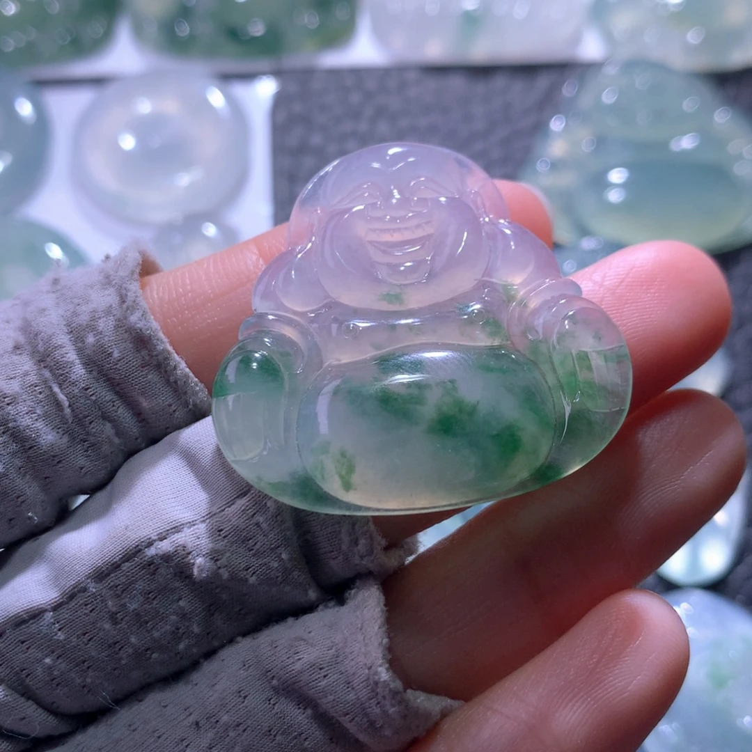 翡翠未镶嵌颈饰佛