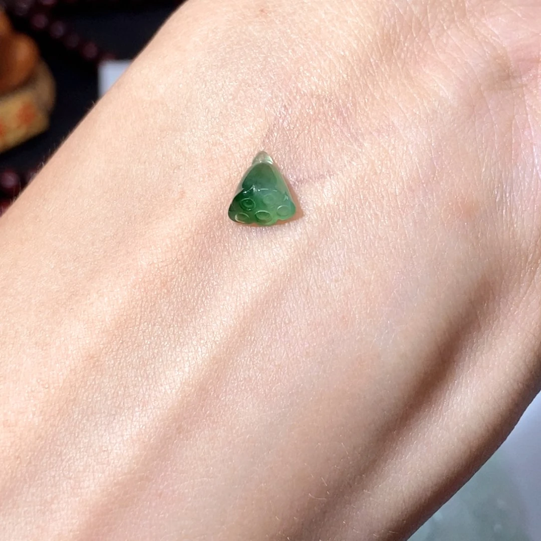 定制翡翠未镶嵌今***心翡翠7.6*7.0*4.4