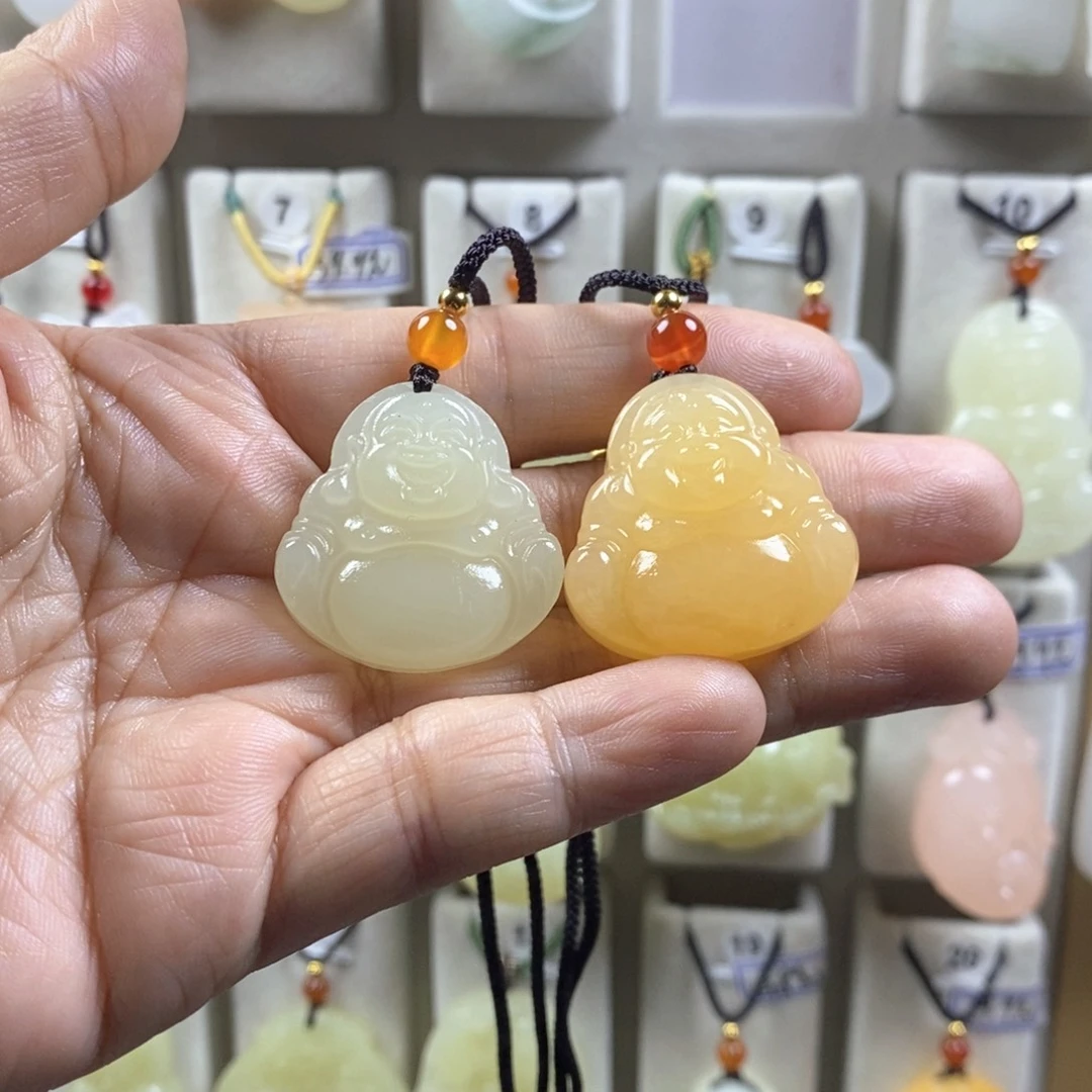 颈饰未镶嵌石英质玉（金丝玉）?****