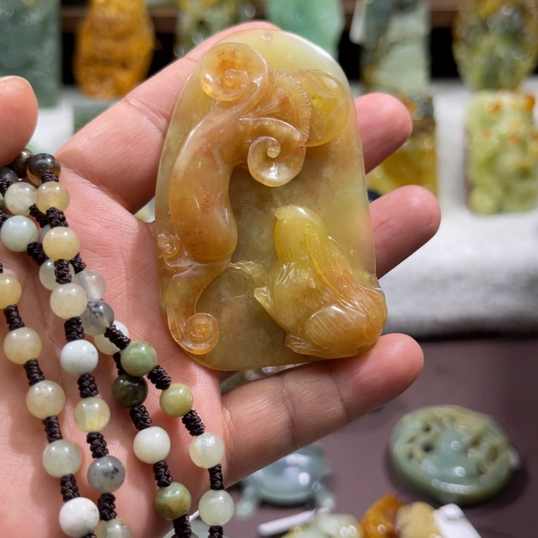 未镶嵌蛇纹石玉颈饰