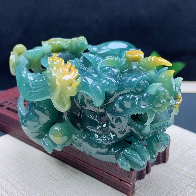 优惠纯天然翡翠a货绿色飘花黄色蓝色飞天貔貅招财进宝摆件精美