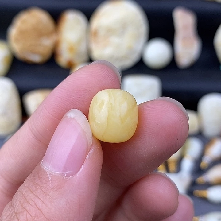 琥珀未镶嵌裸石11桶珠