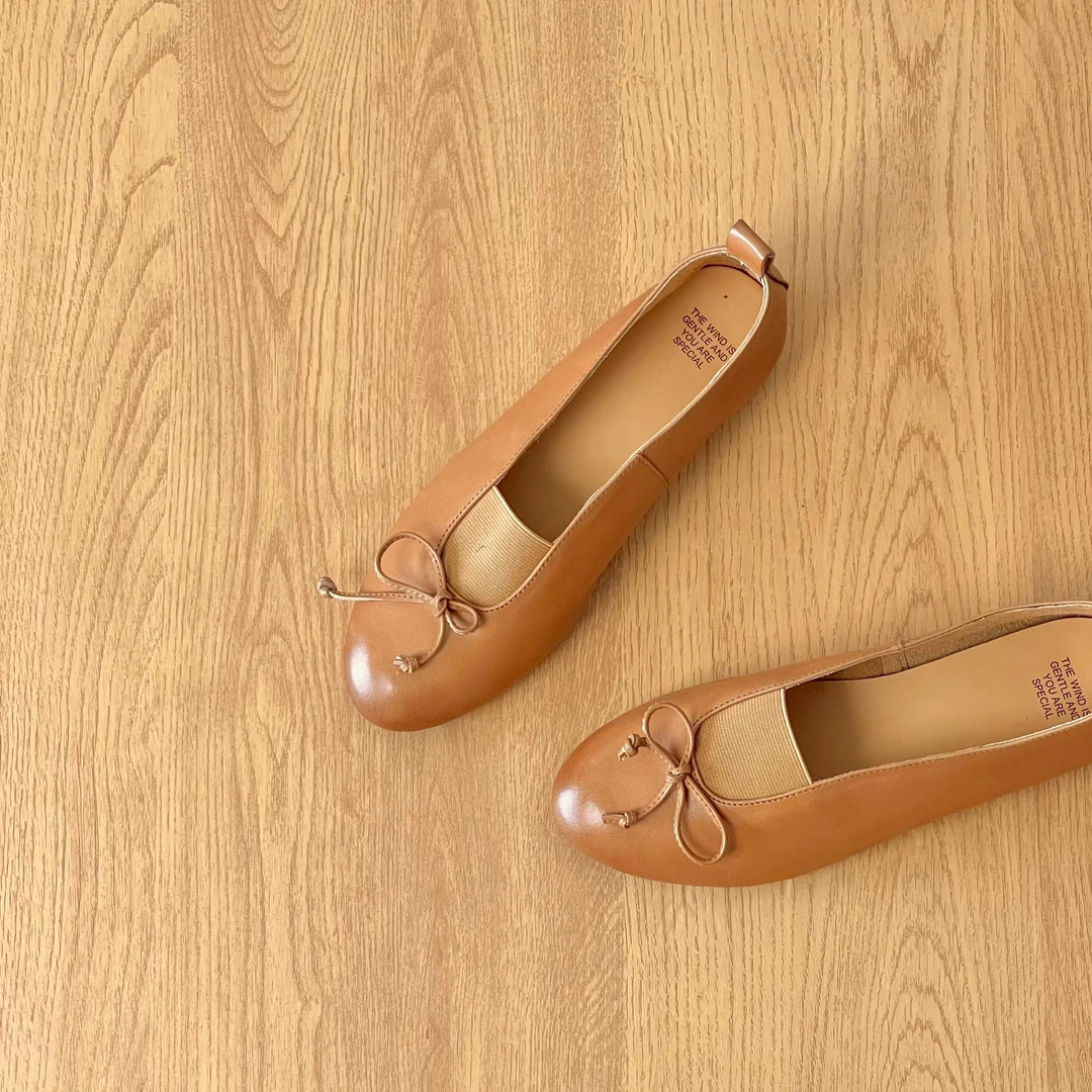 HUSSLOVE 头层牛皮·跟高1.5CM·复古百搭蝴蝶结超软平底深口单鞋女