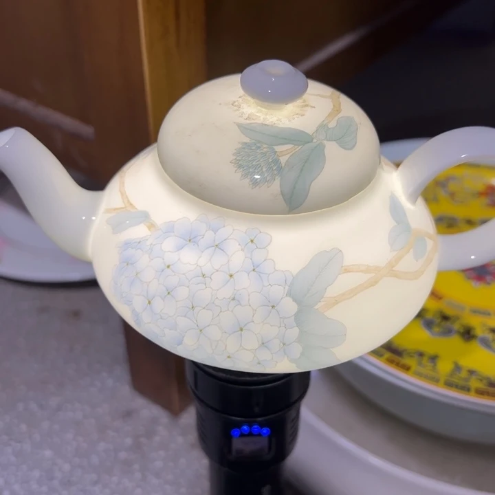 大球泥手绘蓝绣球茶壶