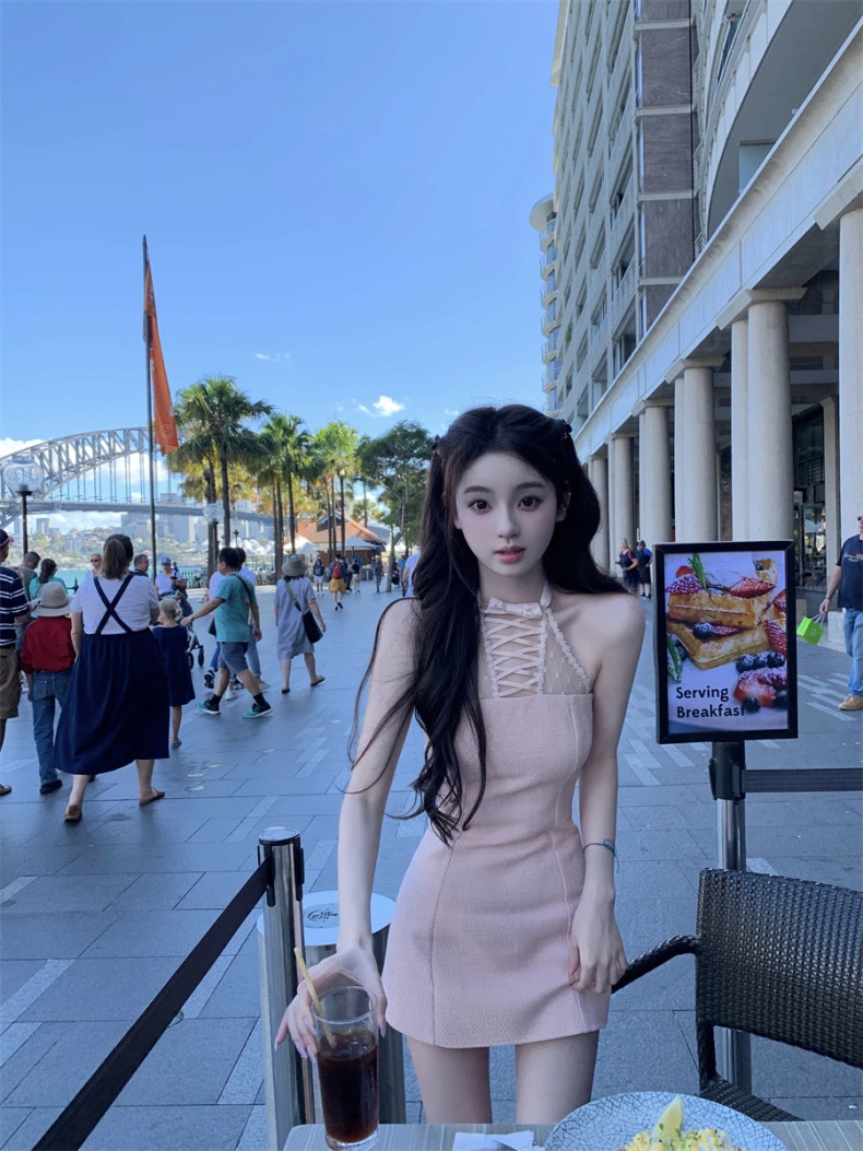 <<No退NO换>>碎金香香 性感挂脖连衣裙女纯欲风2024春夏新款