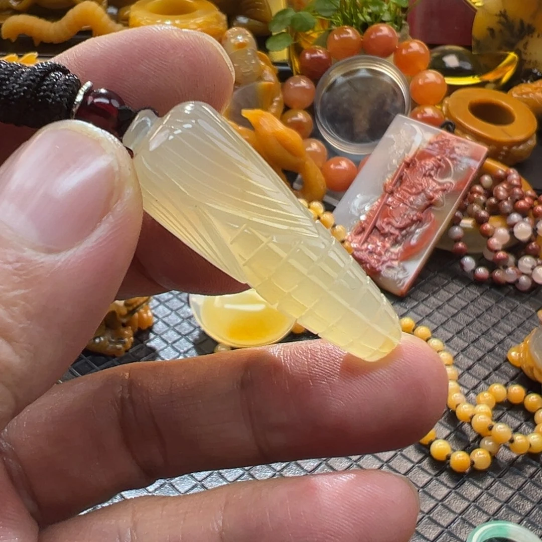 石英质玉未镶嵌颈饰