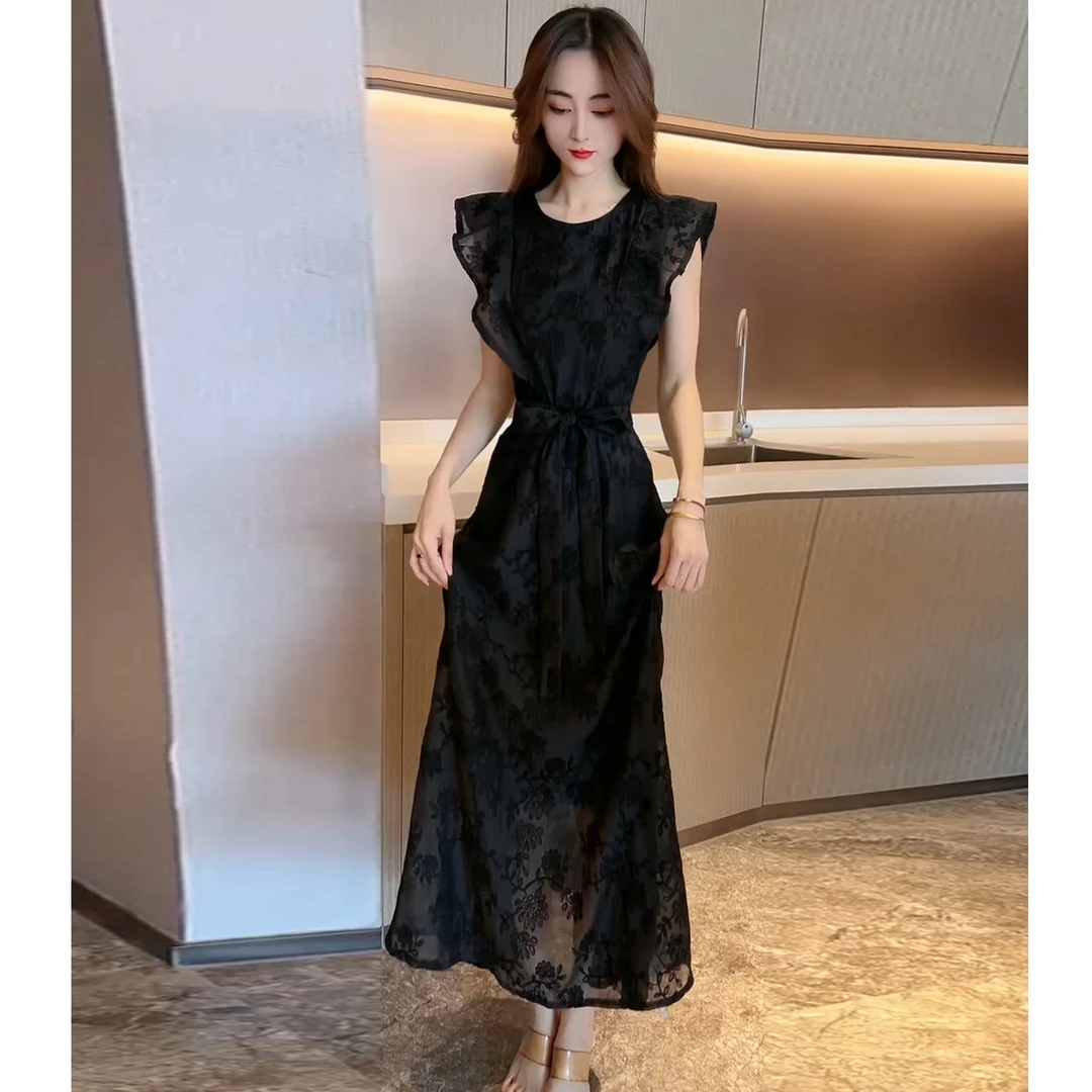 法式高级感黑色V领连衣裙女夏季新款小飞袖立体刺绣优雅系带长裙