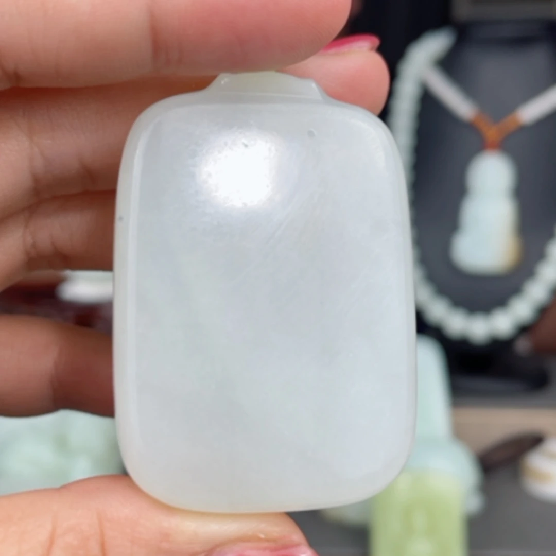 【闪购商品】颈饰未镶嵌和田玉