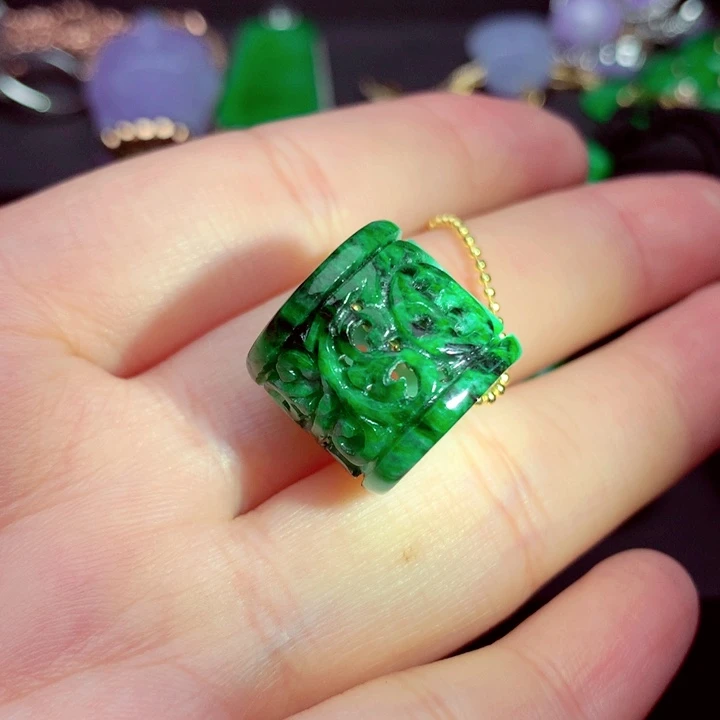 吊坠(不含链)未镶嵌翡翠