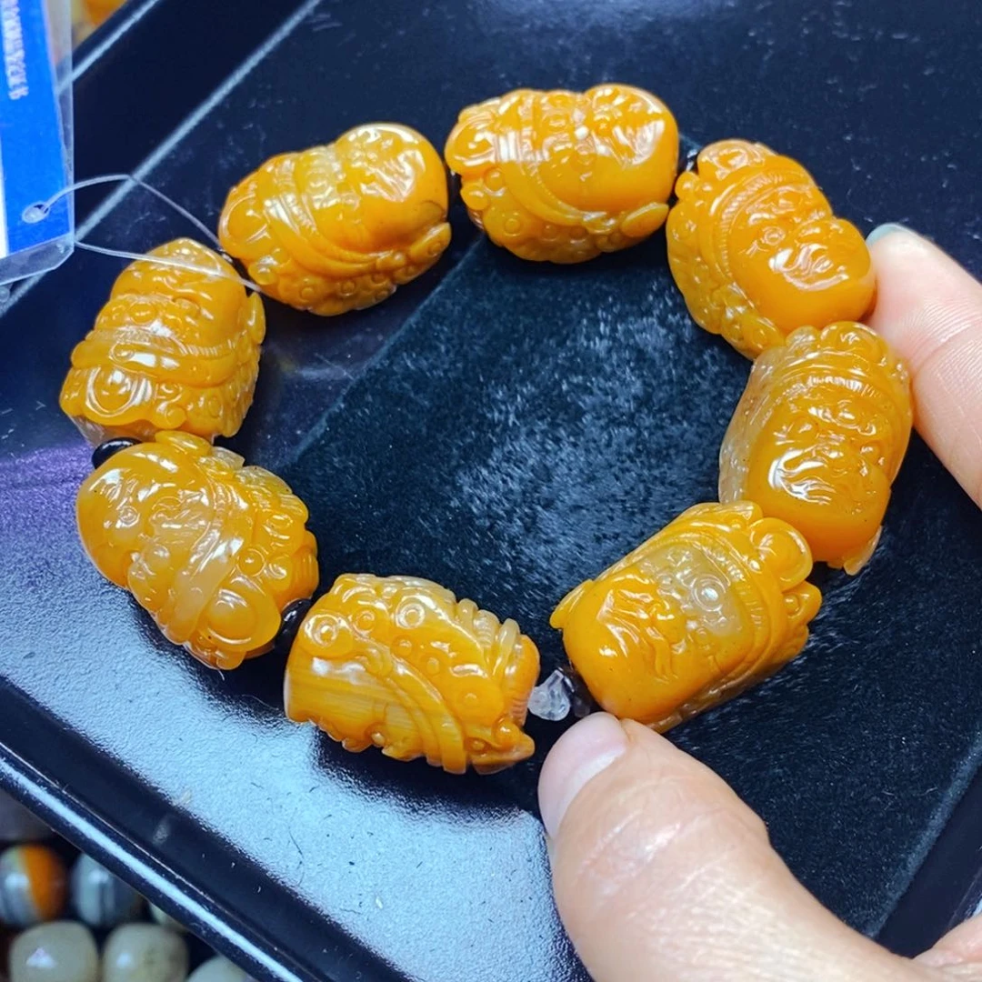 未镶嵌石英质玉（黄龙玉）颈饰