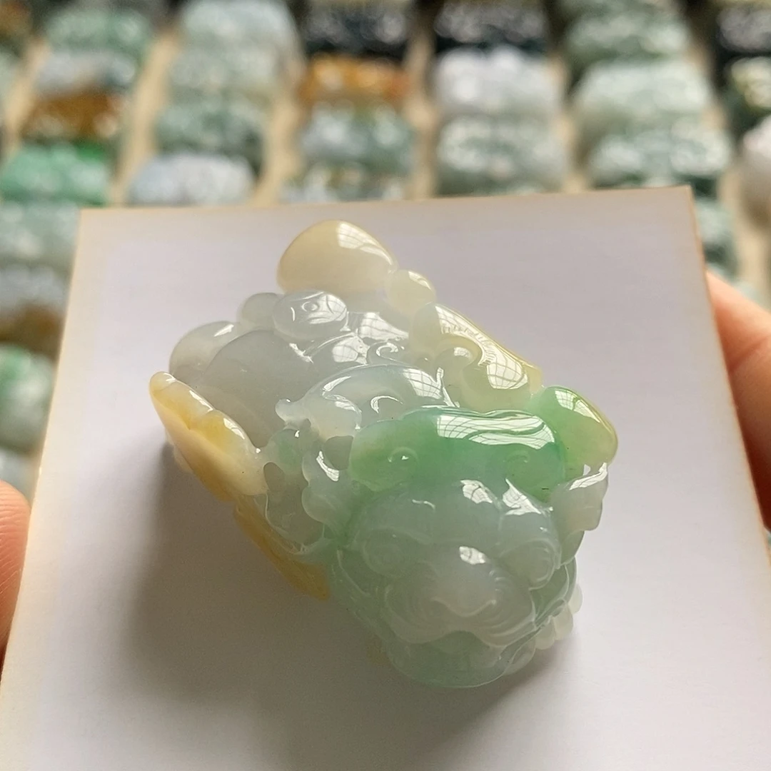 翡翠未镶嵌颈饰天然翡翠貔貅吊坠