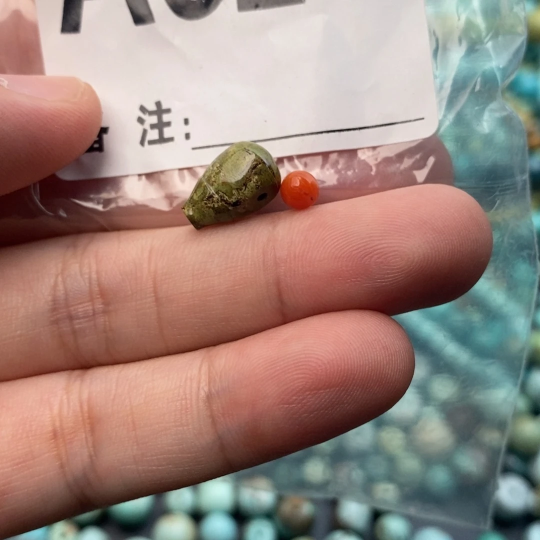 南红玛瑙7三通未镶嵌小****