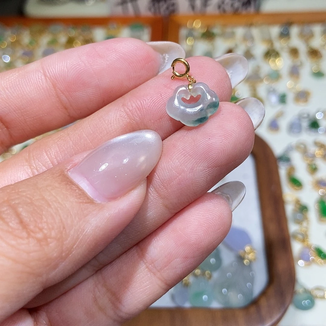 翡翠18K金镶嵌颈饰1111