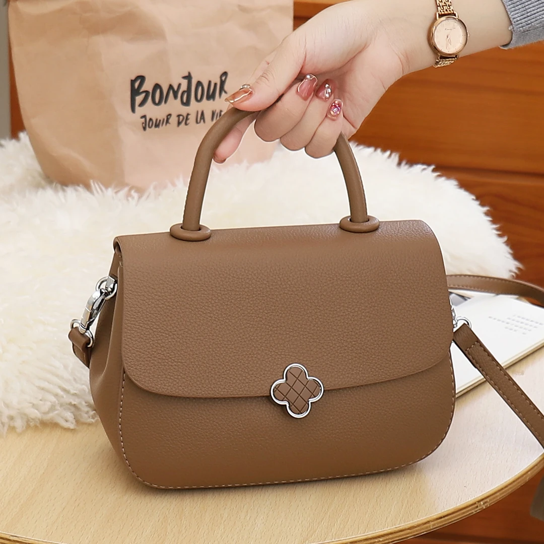 手提包女2025秋季上新时尚花扣小方包百搭单肩斜挎包日常通勤女包