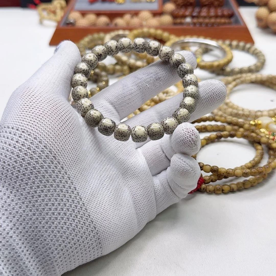 星月菩提吊坠28灭世糯冰石玉大眼睛10左右桶单圈