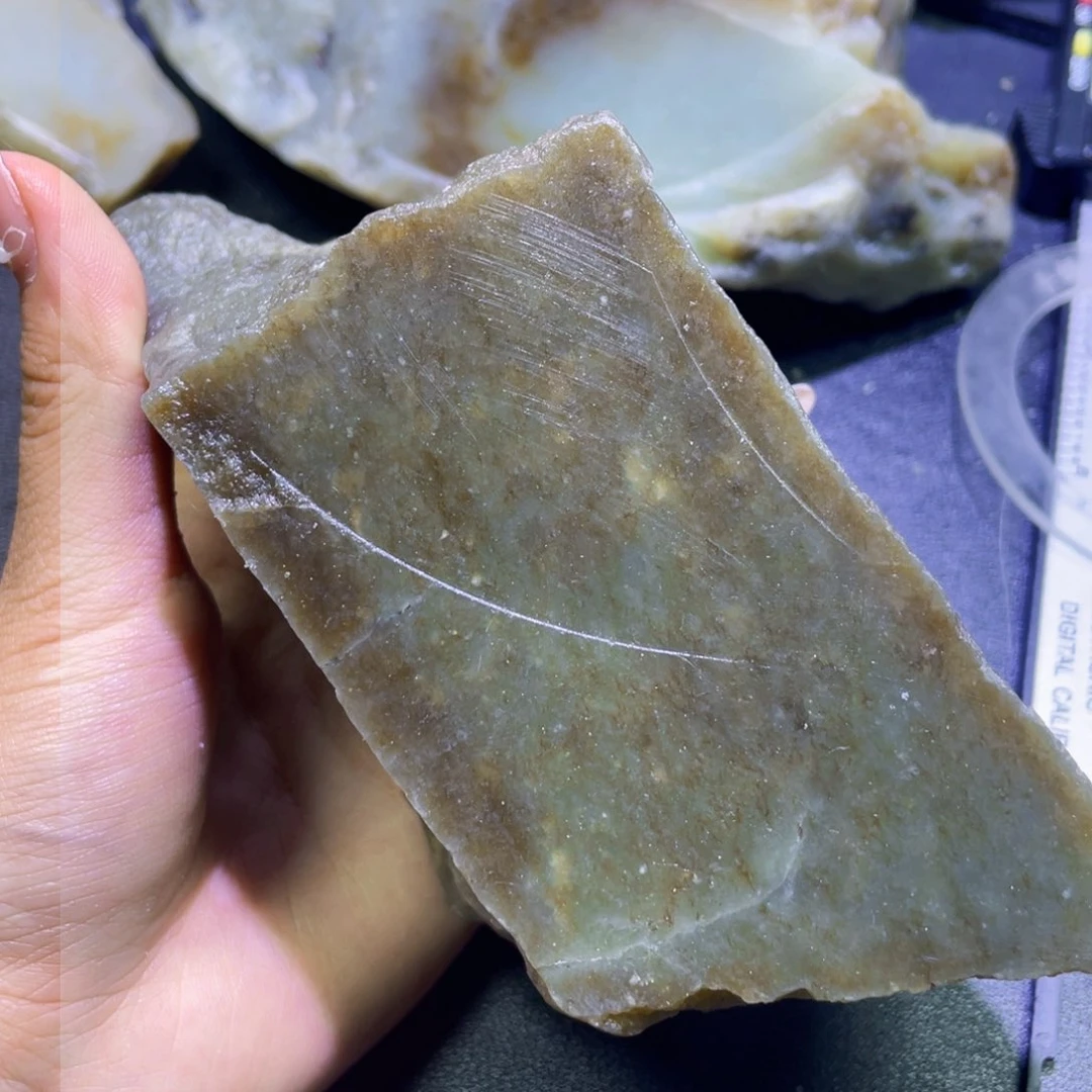 未镶嵌和田玉（糖玉）珠宝半成品