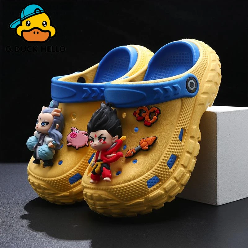 小黄鸭哪吒闹海儿童洞洞鞋夏季新款男童拖鞋室内卡通防滑软底凉鞋