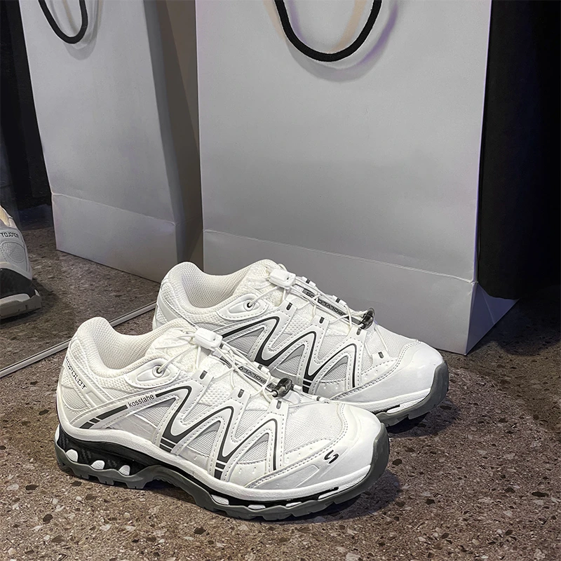 香港芯片版XT-Quest徒步登山鞋男女款2025秋季新款情侣休闲运动鞋