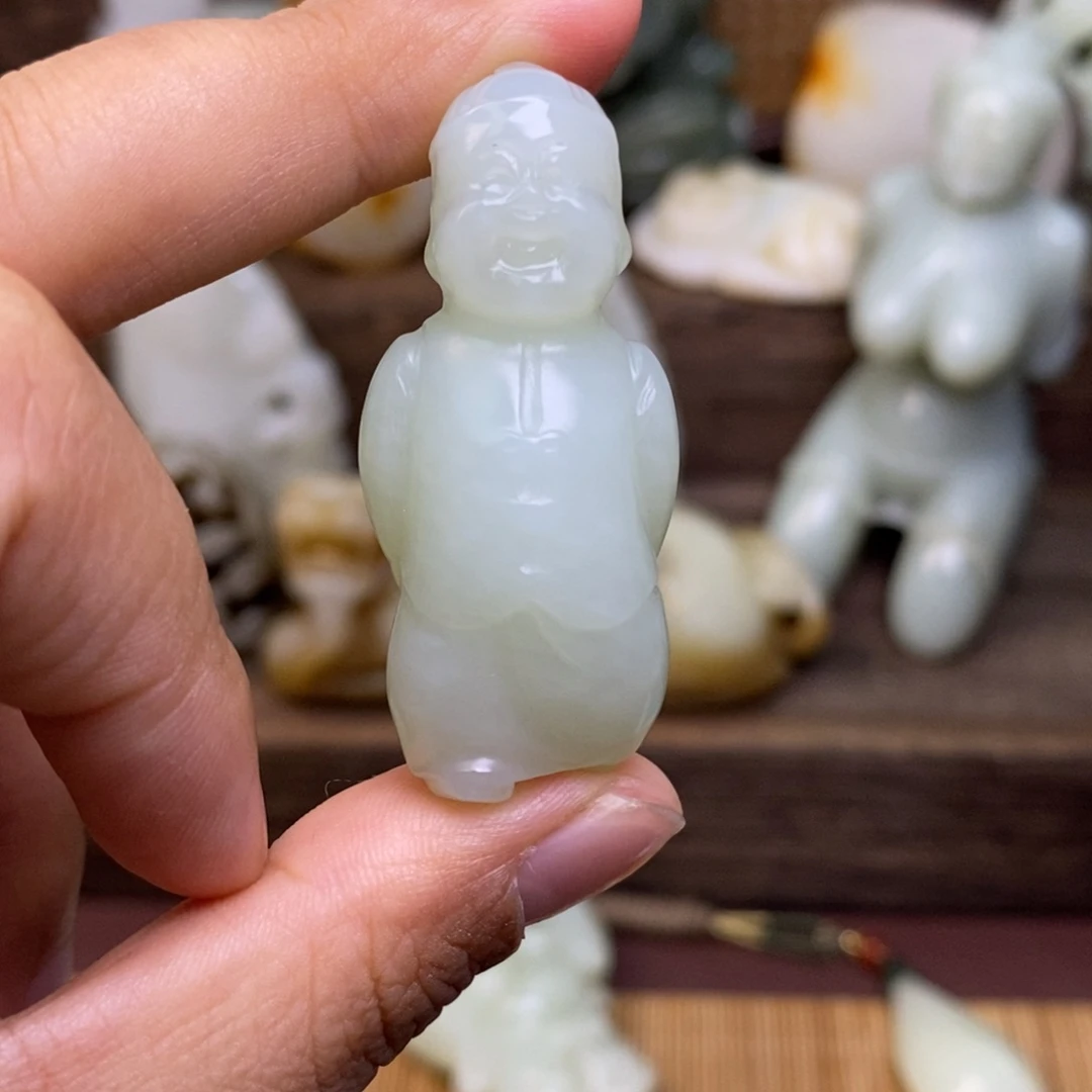 机***ᴳ和田玉未镶嵌颈饰