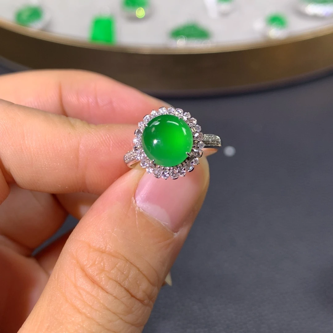 翡翠戒指18K金镶嵌翡翠