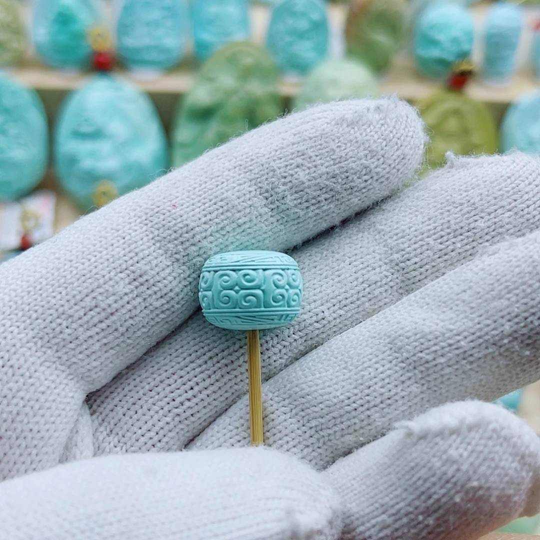 绿松石未镶嵌珠宝奇石