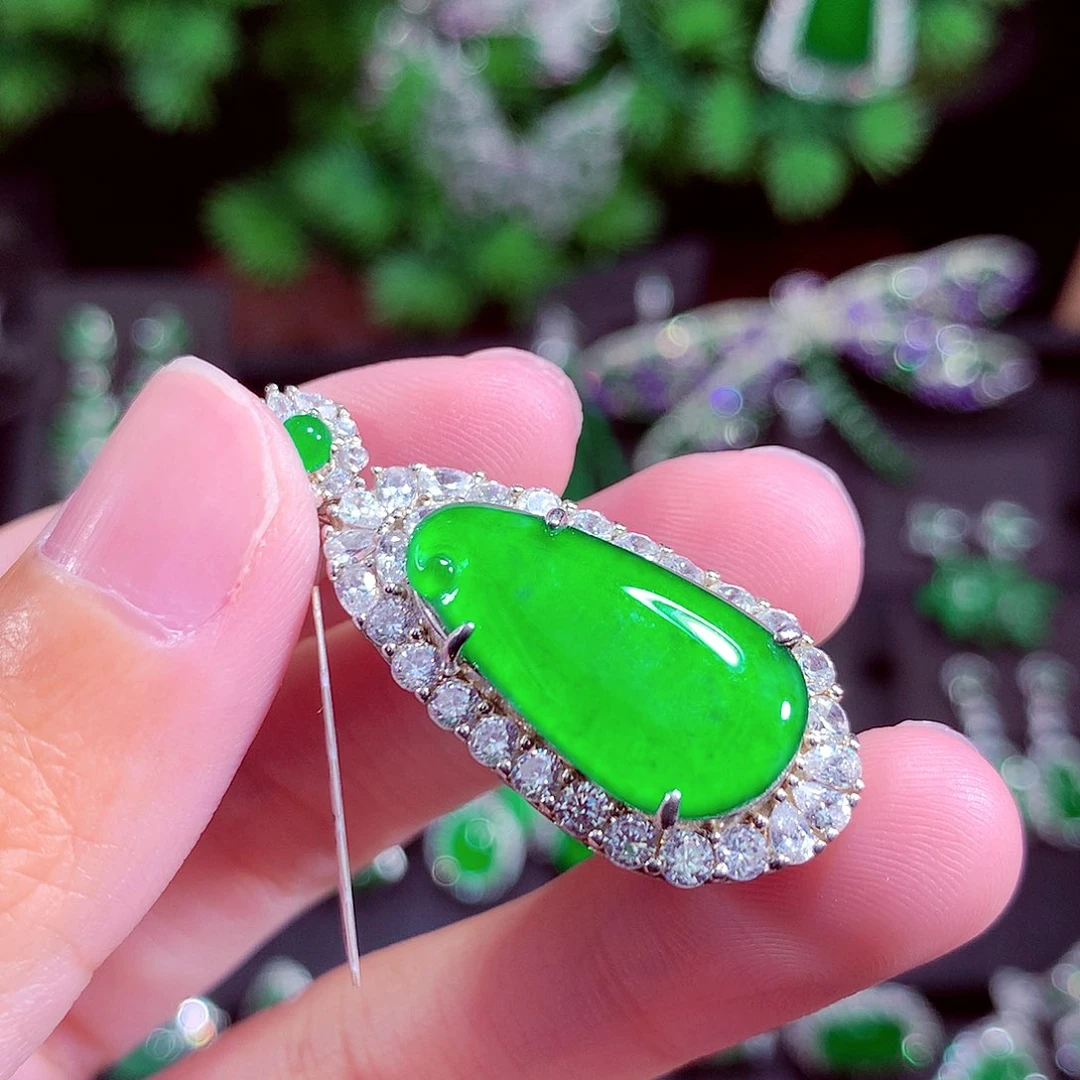 颈饰未镶嵌翡翠天然