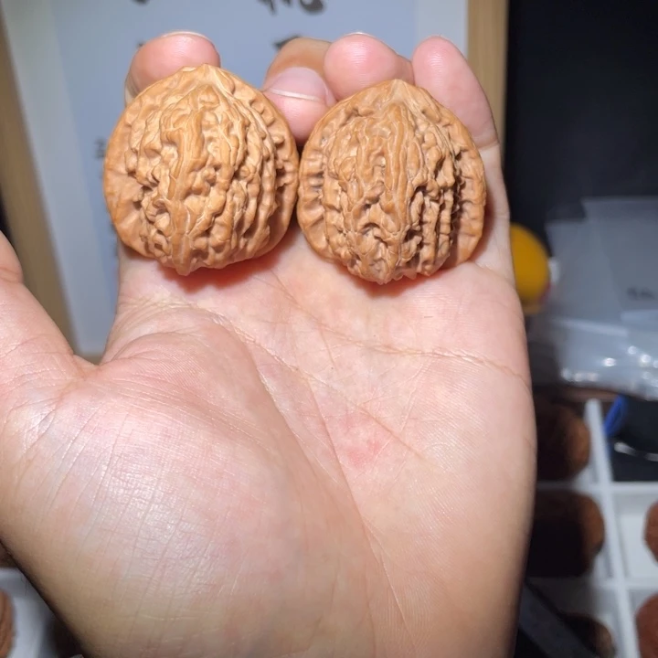 核桃文玩核桃三角白