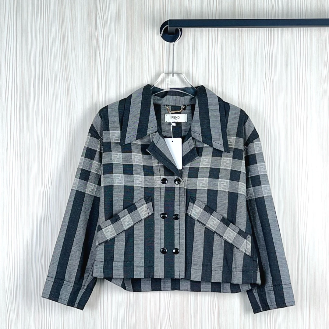 99新 FENDI/芬迪 安洁利严选外套/尺码36/以直播间为准/GSS13332
