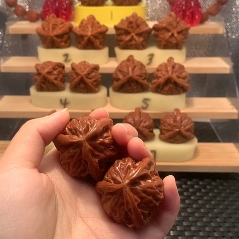 吊坠猴头核桃鸣宫灯