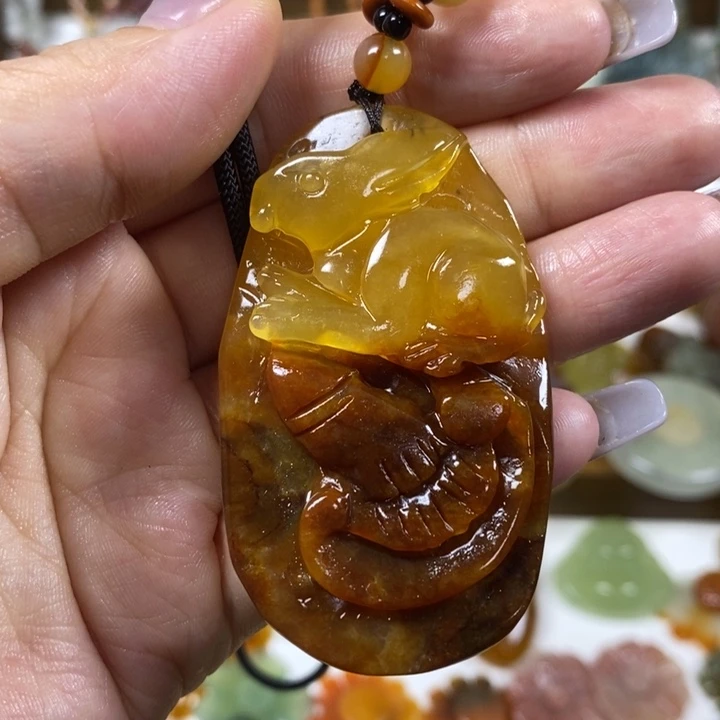 蛇纹石玉未镶嵌吊坠