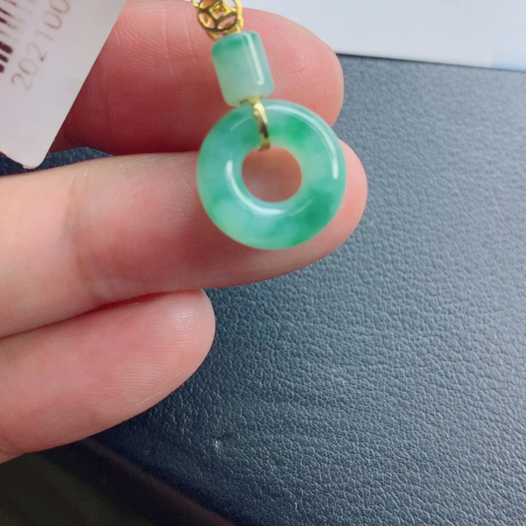 翡翠未镶嵌颈饰甜甜圈