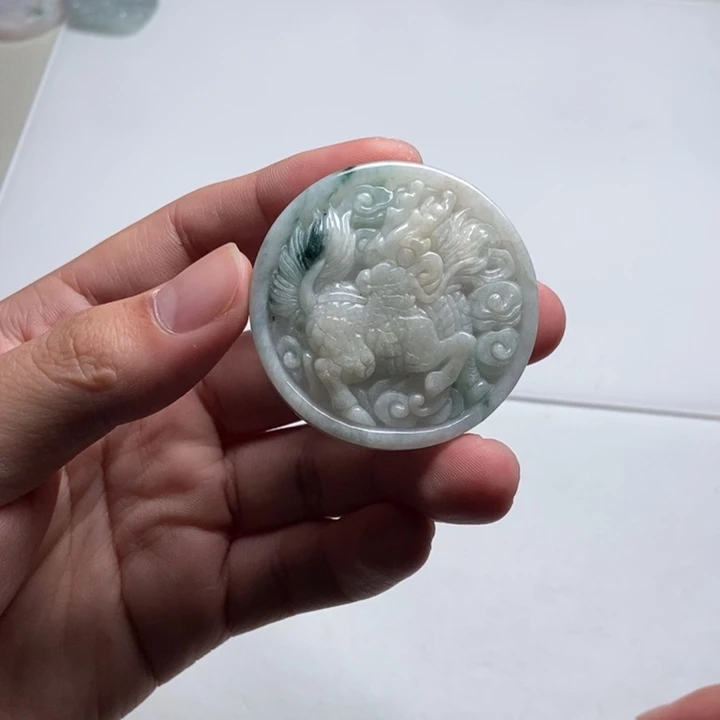 翡翠未镶嵌颈饰麒麟4