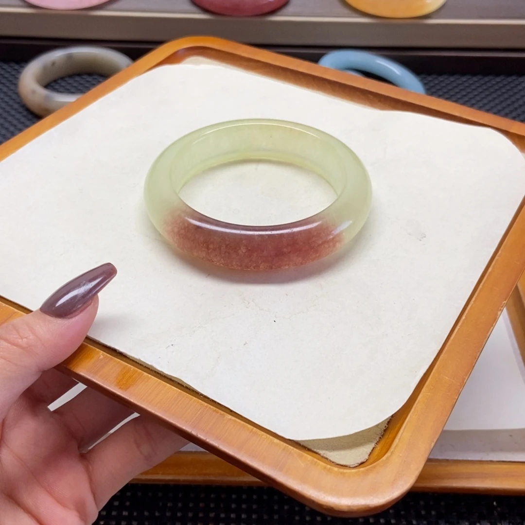 未镶嵌手镯石英岩玉宇****乐