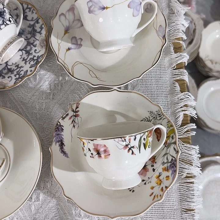 R***y瓷咖啡杯碟2套紫玉兰薰衣草