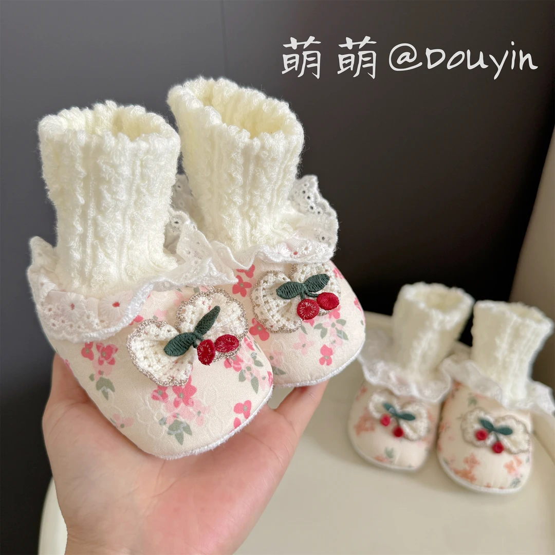 春秋冬地板袜0-1岁新生婴儿6-8个月室内软布底防滑女宝宝防掉鞋袜