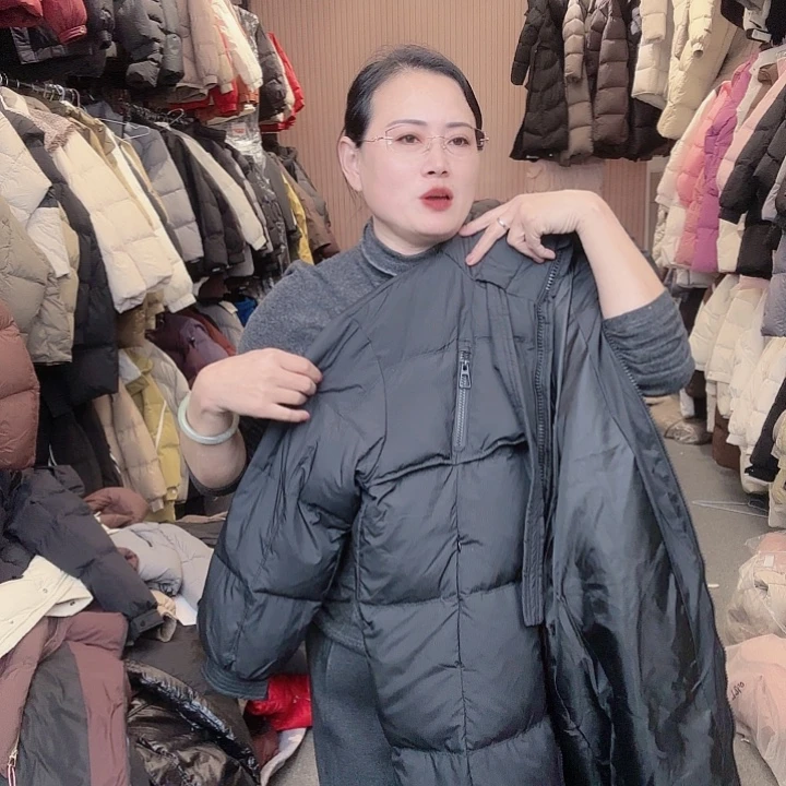 艾雨衣尚羽绒外套