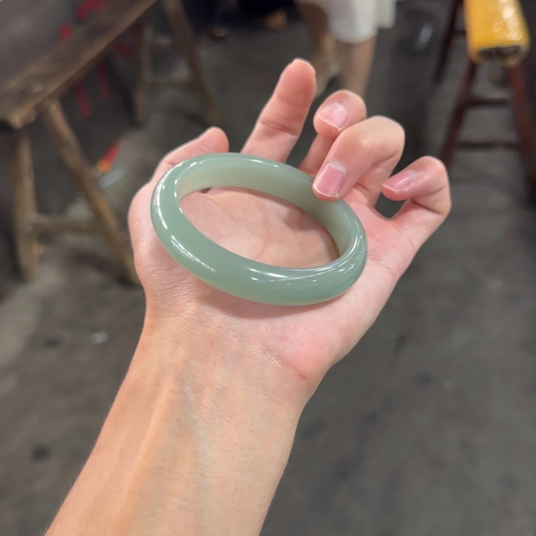 东陵石手镯未镶嵌