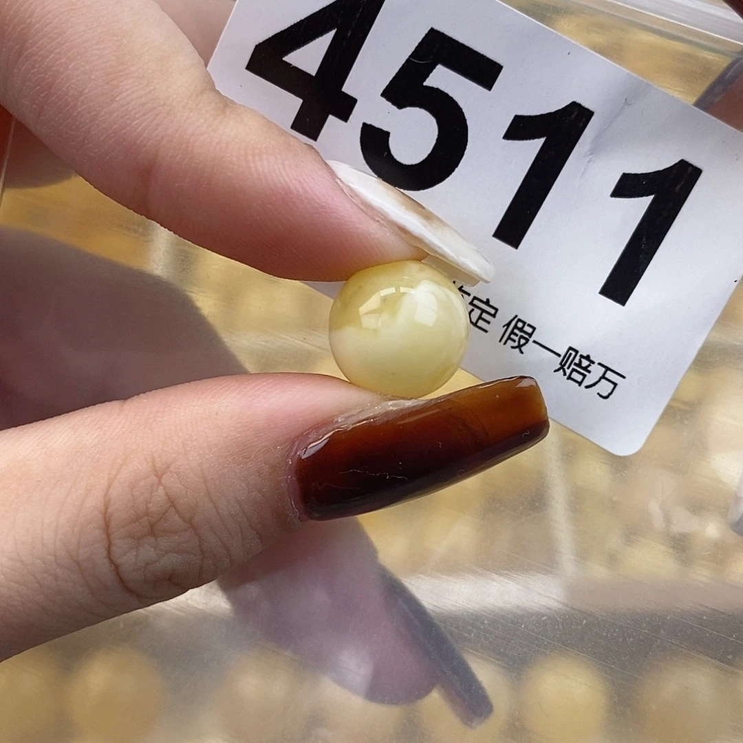 琥珀未镶嵌珠宝奇石12.2