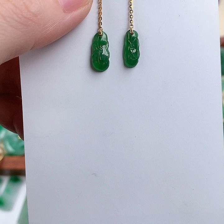 颈饰18K金镶嵌翡翠8642467667888