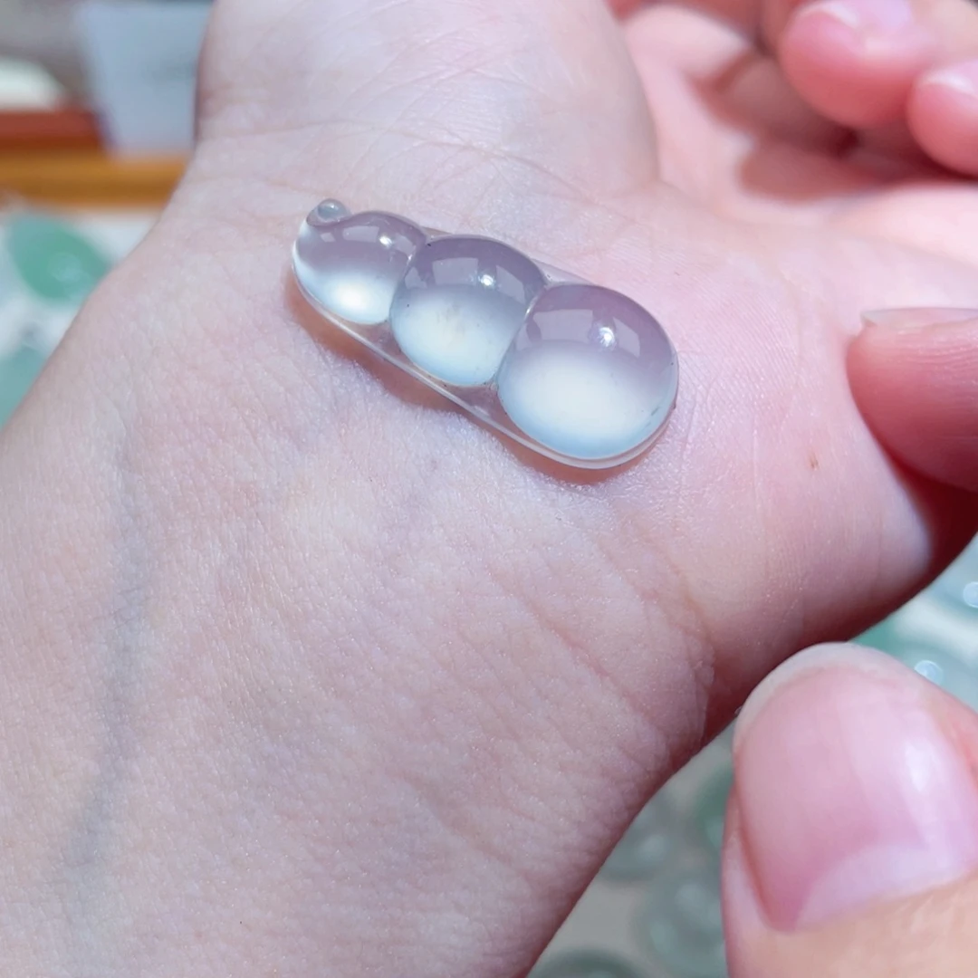 翡翠颈饰未镶嵌福豆