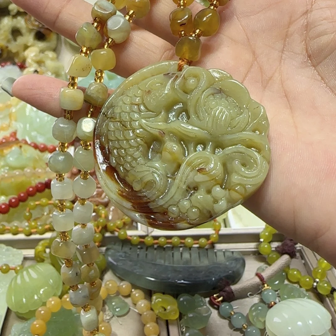 未镶嵌蛇纹石玉吊坠