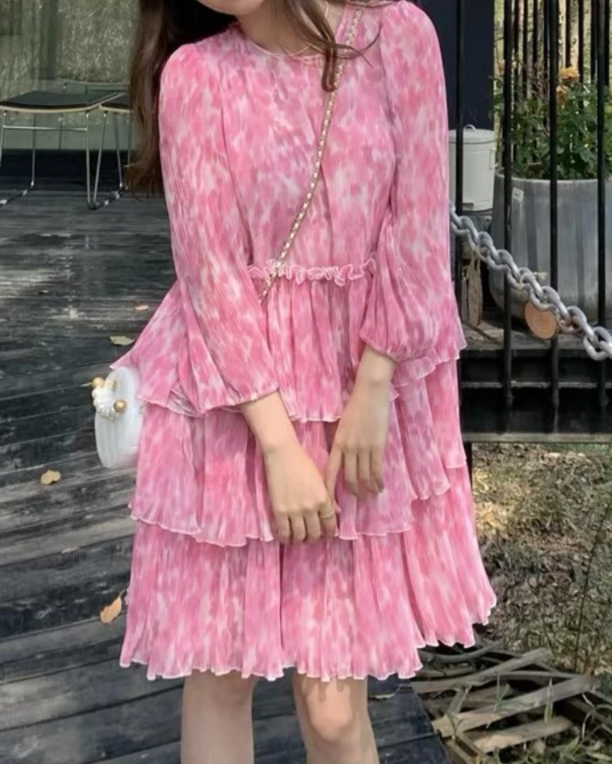 粉色多层贵感连衣裙
