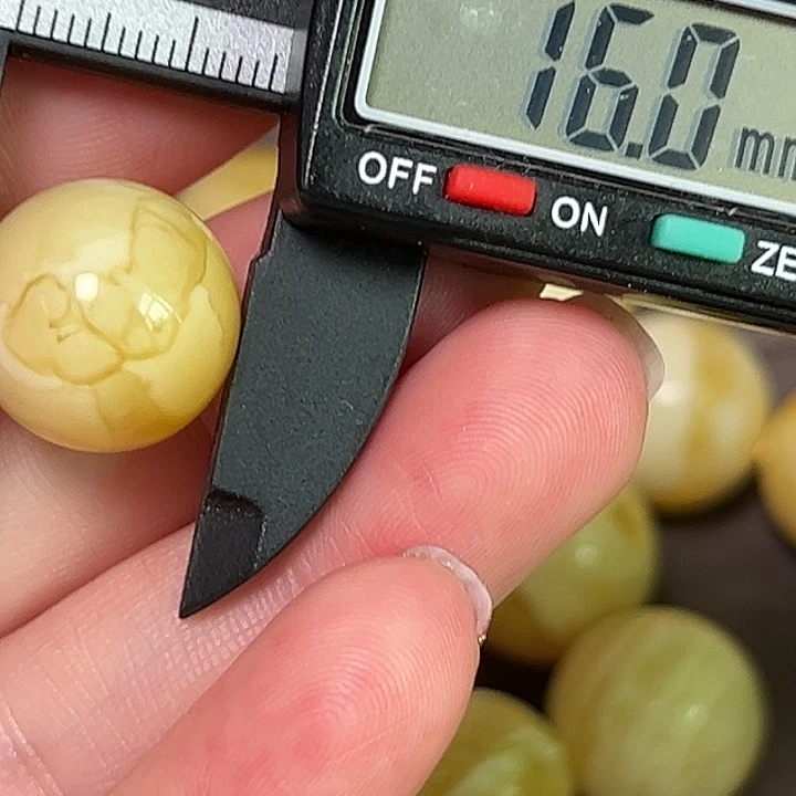 蜜蜡未镶嵌裸石104