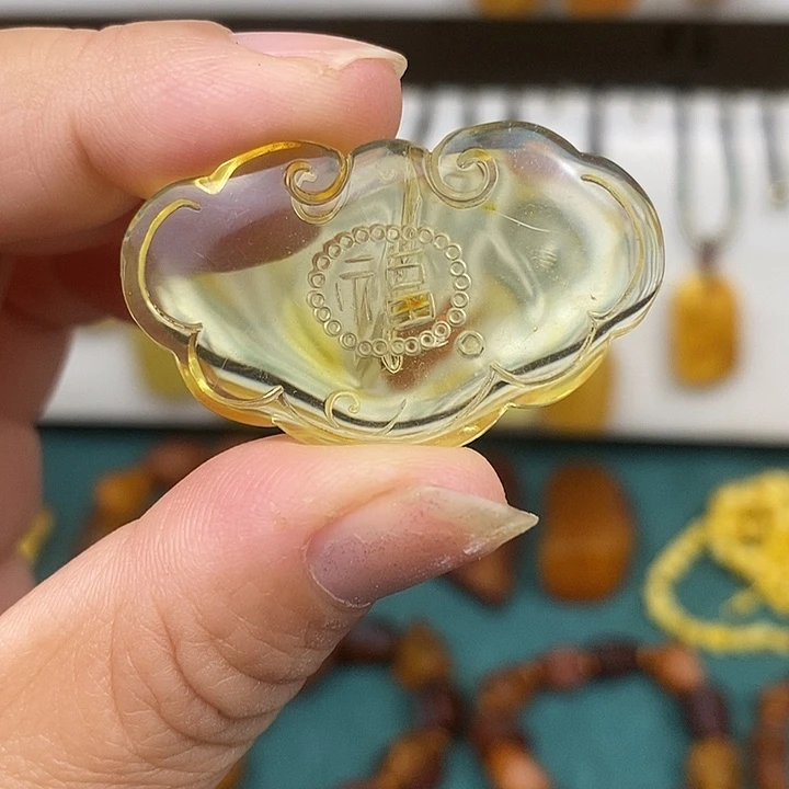蜜蜡未镶嵌珠宝奇石吊坠