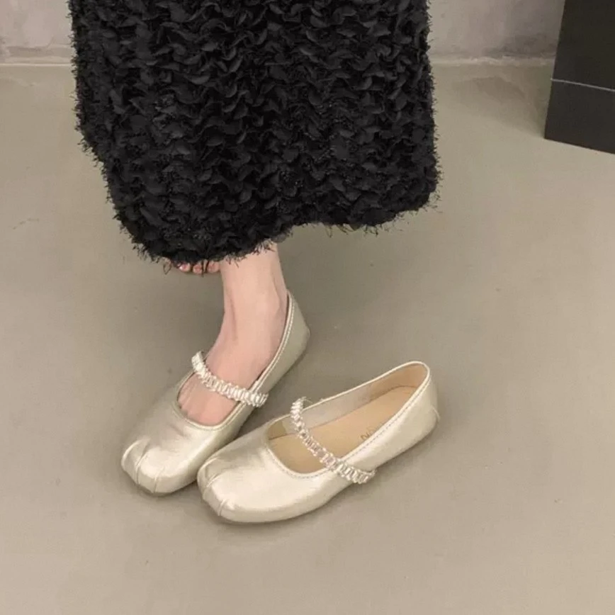 法式新款仙女风温柔百搭软底浅口水钻粗跟单鞋D001-5