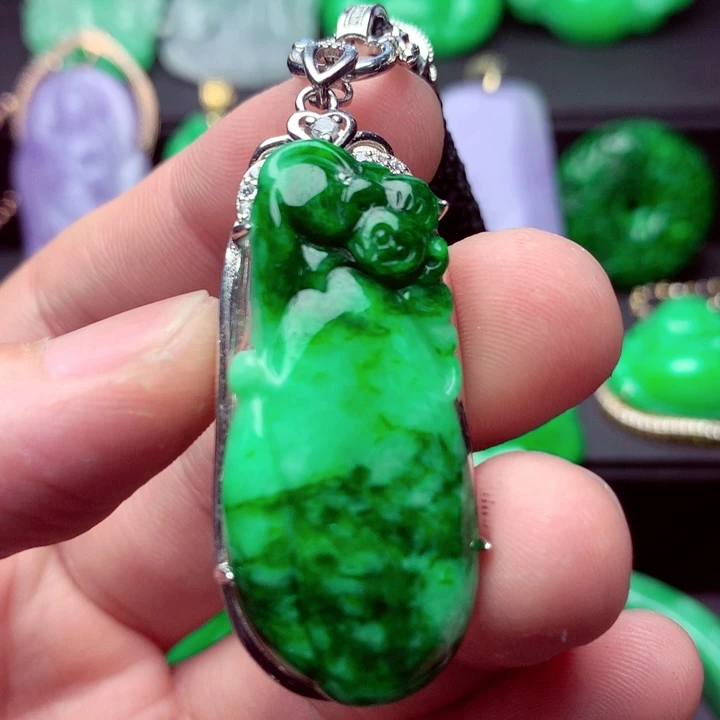 翡翠未镶嵌吊坠(不含链)